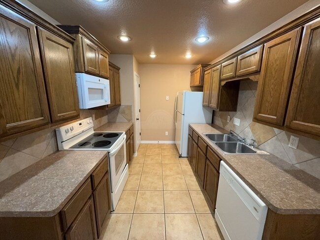 Building Photo - 4701 Autumn Valley Dr