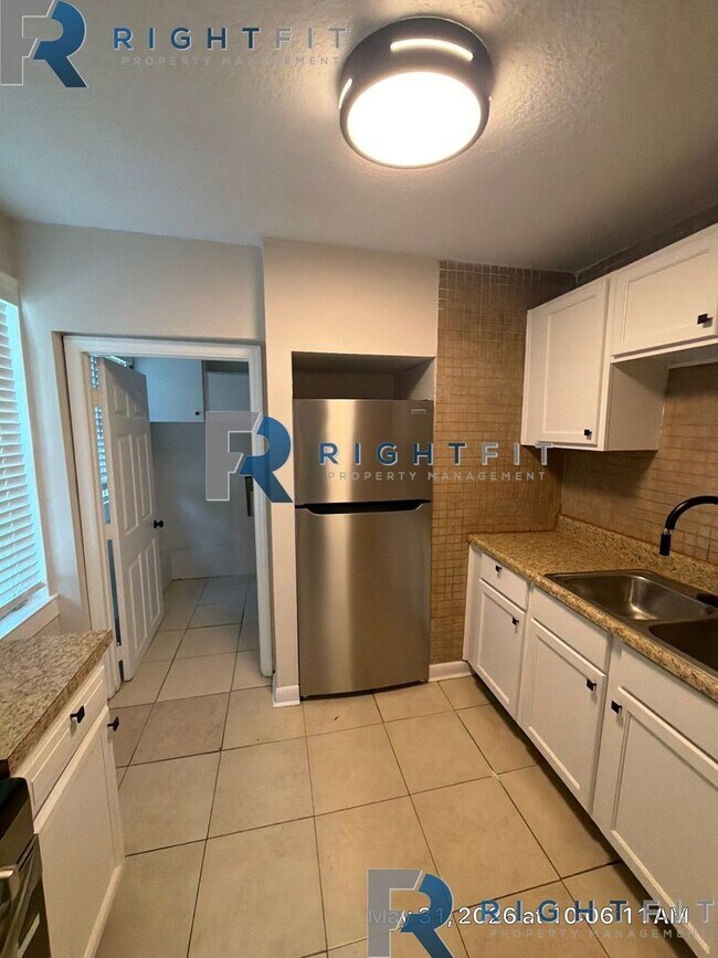 Building Photo - Renovated Home in Jacksonville