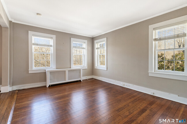 Building Photo - 145 Lyons Plain Rd