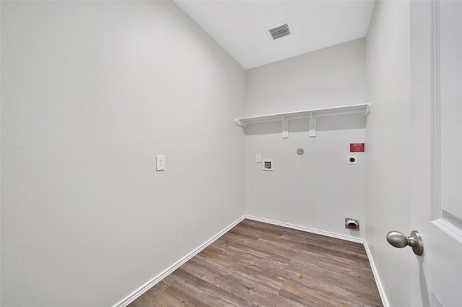 Building Photo - 11840 Summertime Dr