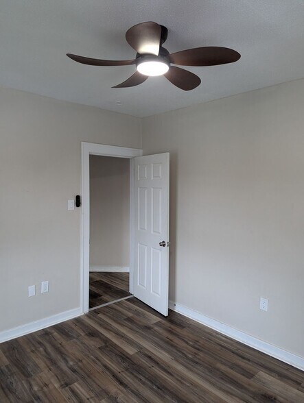 Building Photo - 531 Halsey Ave