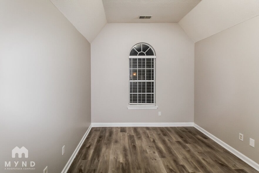 Building Photo - 5885 Landau Drive