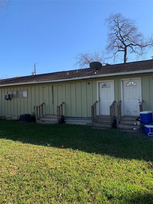 Building Photo - 2217 Leaman Ave