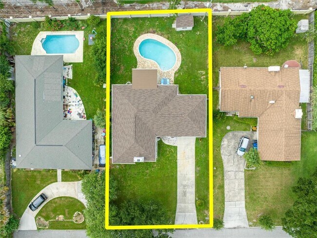 Building Photo - 2344 Woodcrest Dr