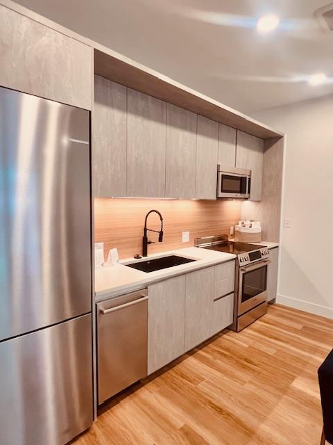 Building Photo - 207 S Congress Ave