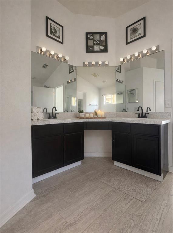 Building Photo - 12605 Midpointe Dr