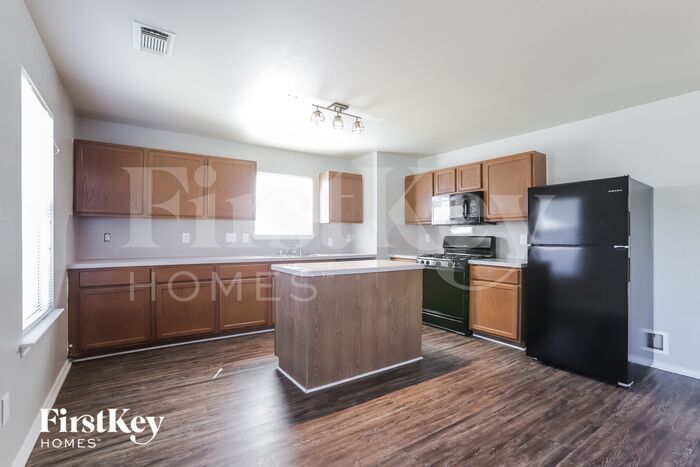 Building Photo - 7934 Tawny Bluff Ct