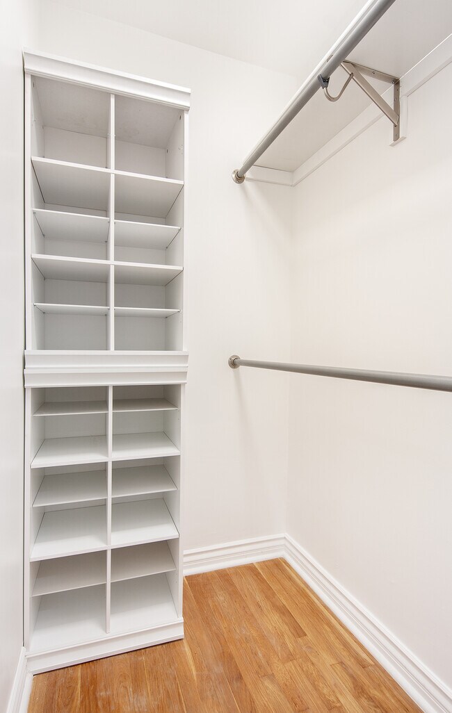 Building Photo - 422 Smithwood Dr