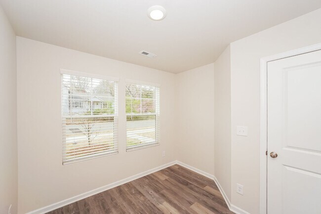 Building Photo - 3-Bedroom, 3.5 Bath Townhome for Rent in Mooresville, NC | Attached Garage & Modern Kitchen