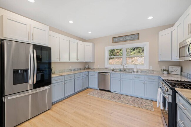 Building Photo - 43 Mcilwee Ln