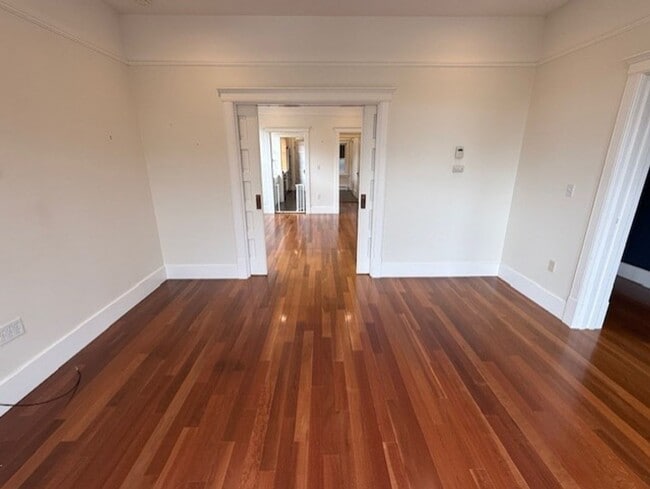 Building Photo - BRIGHT 2-BEDROOM TOWNHOME FOR RENT IN CHERRY HILL!