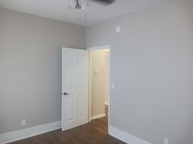 Building Photo - 3 bedroom, 2 bath with office in Frederick...