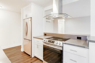 Building Photo - 1662 Hollenbeck Ave