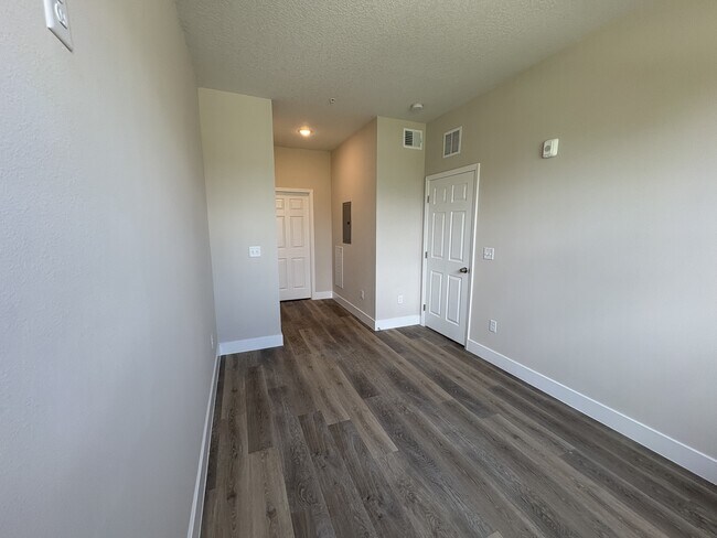 Building Photo - 4424 S Texas Ave
