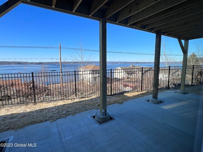 Building Photo - 544 NY-9P