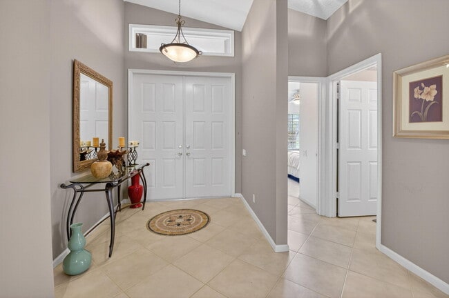 Building Photo - 5256 Glenville Dr
