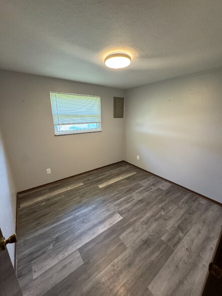 Building Photo - 507 E Staat St