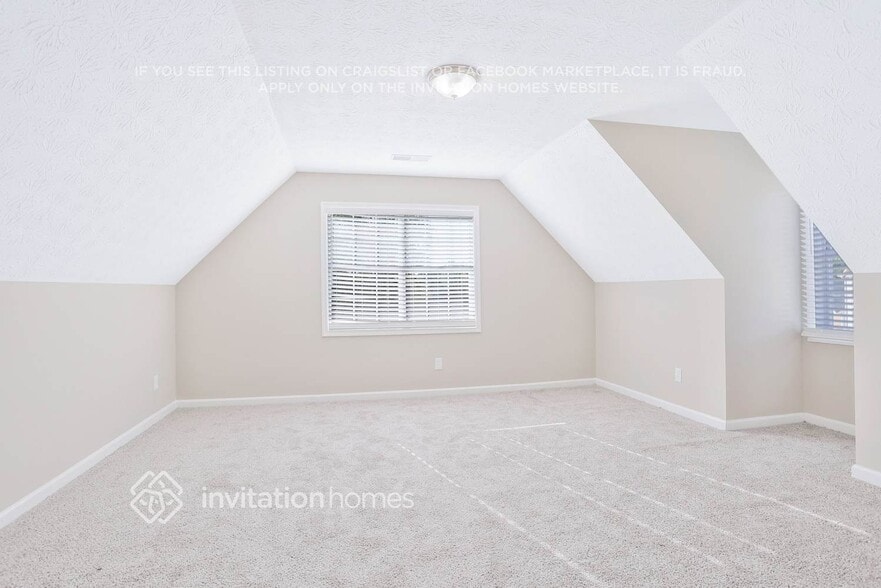 Building Photo - 612 Lone Oak Ct