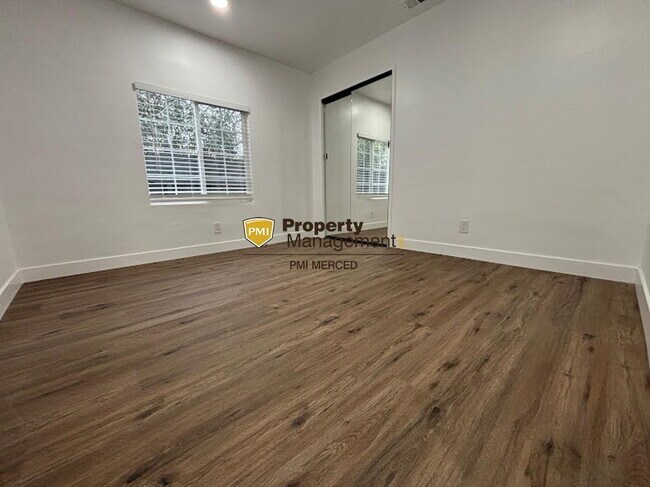 Building Photo - Newly remodeled 2 bedroom duplex for $1900