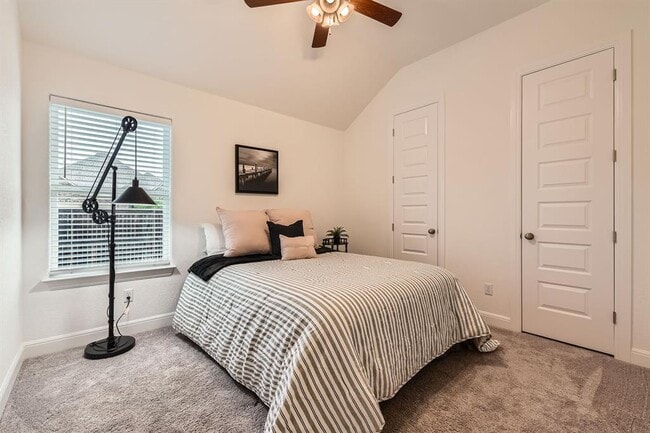 Building Photo - 1332 Modoc Wy