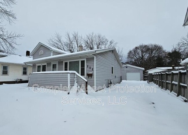 Primary Photo - 111 Laurel St