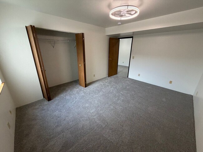 Building Photo - 2203 Spansail Dr