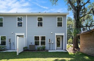 Building Photo - 319-323 Honeystone St
