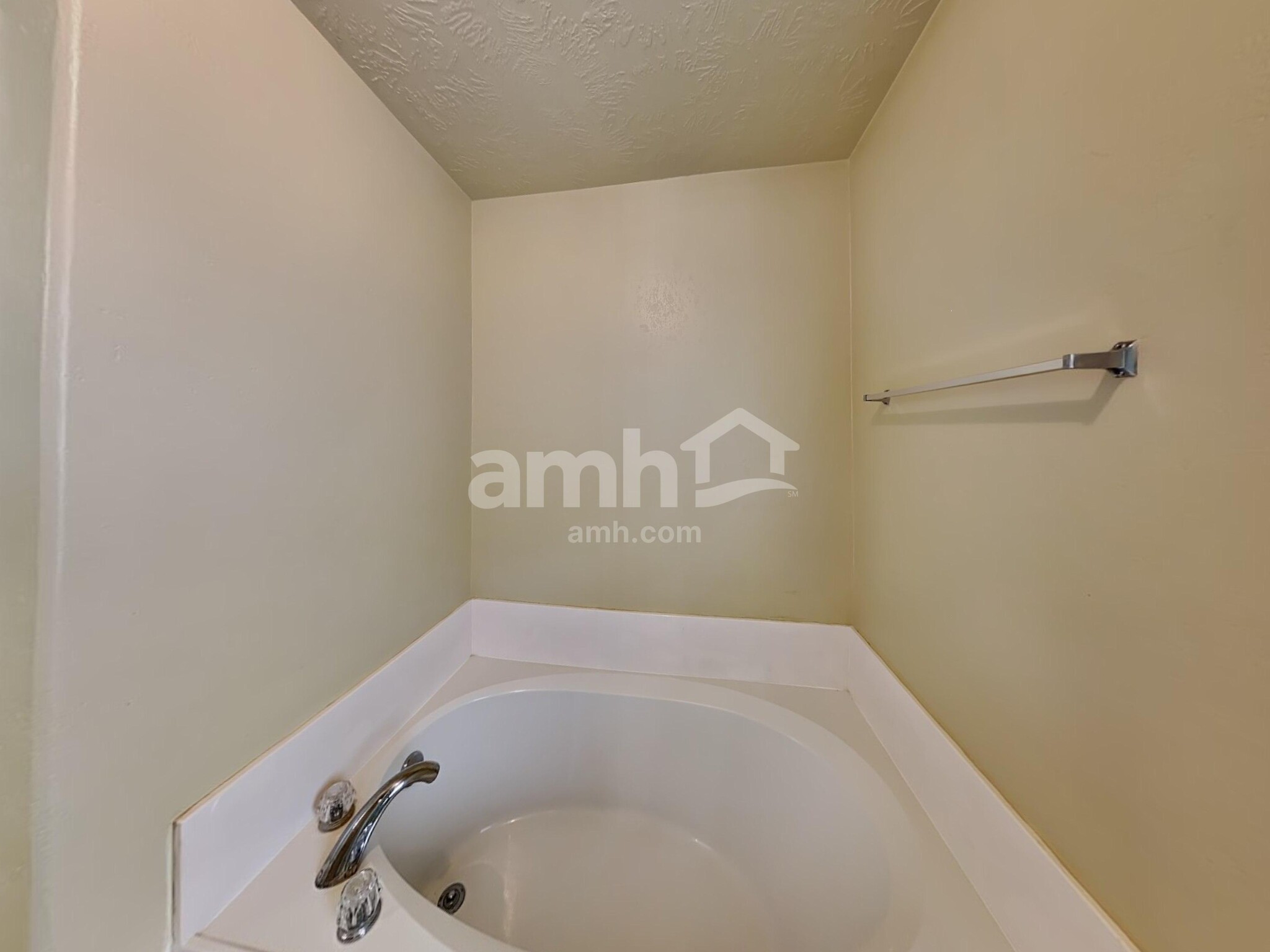 Building Photo - 18491 Sunrise Pines Dr