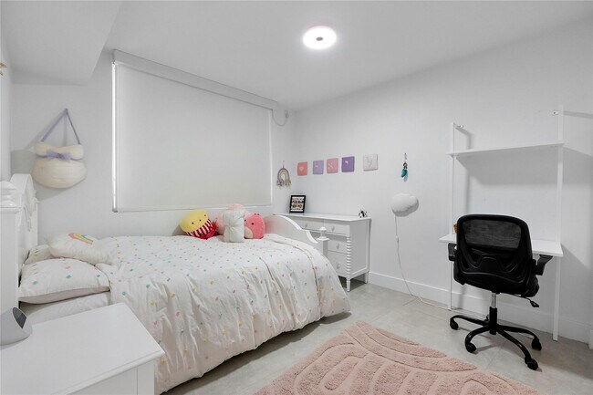 Building Photo - 6620 Indian Creek Dr