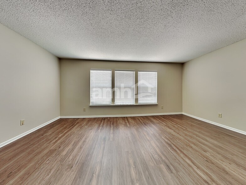 Building Photo - 10460 Buckshire Ln