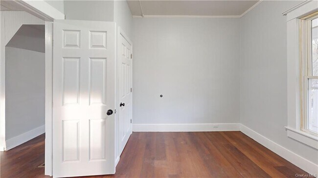 Building Photo - 18 Chestnut St