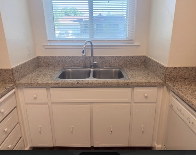 Building Photo - 27226 San Jose Ave