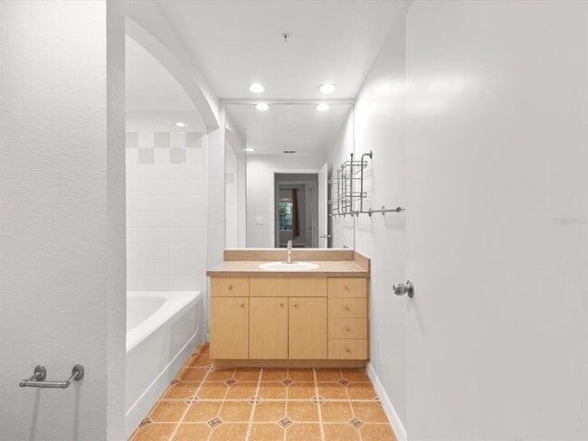 Building Photo - 200 4th Ave S