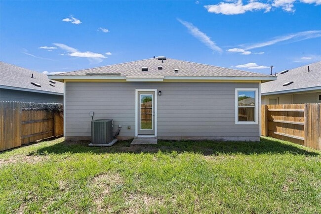 Building Photo - 217 Trailside Ln