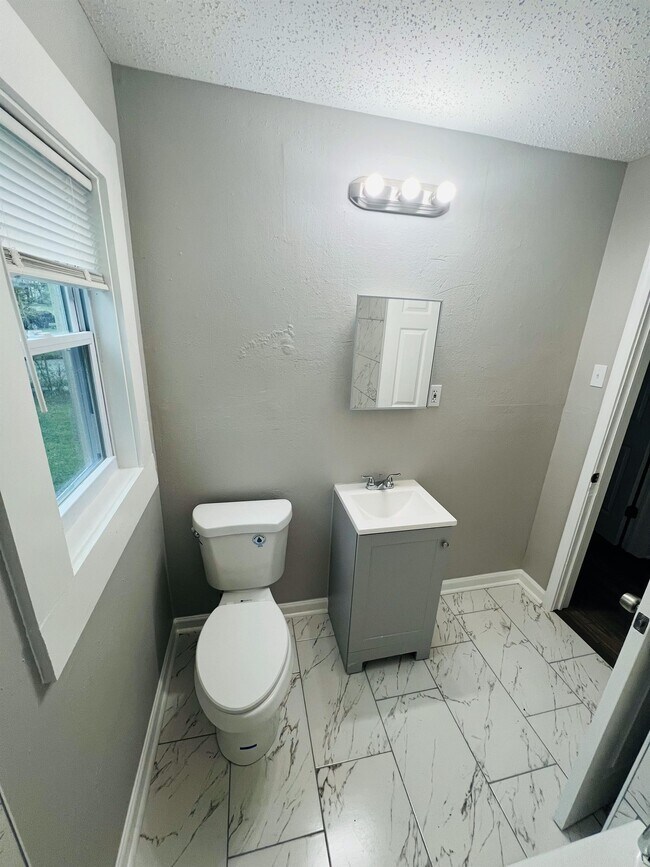 Building Photo - 2145 Pendleton St