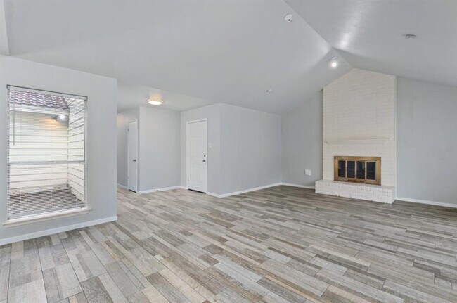 Building Photo - 3710 Fernview Dr
