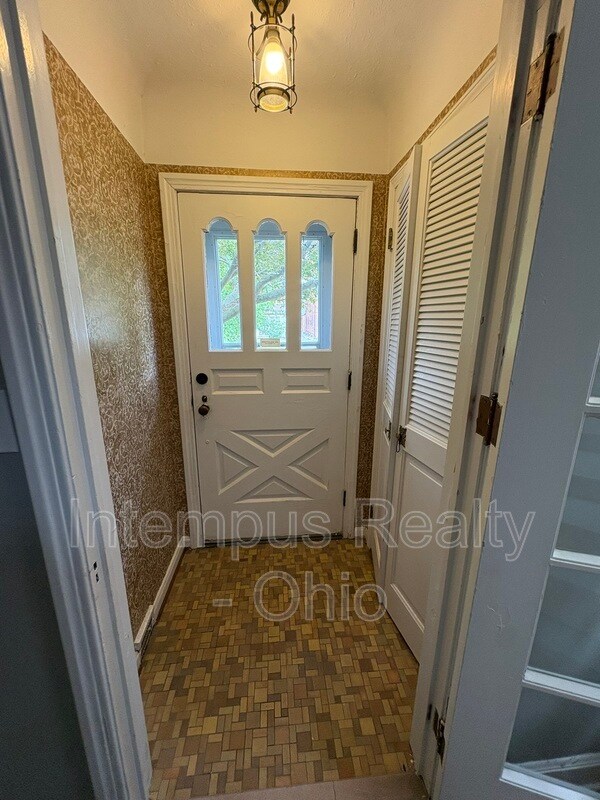 Building Photo - 3882 Faversham Rd