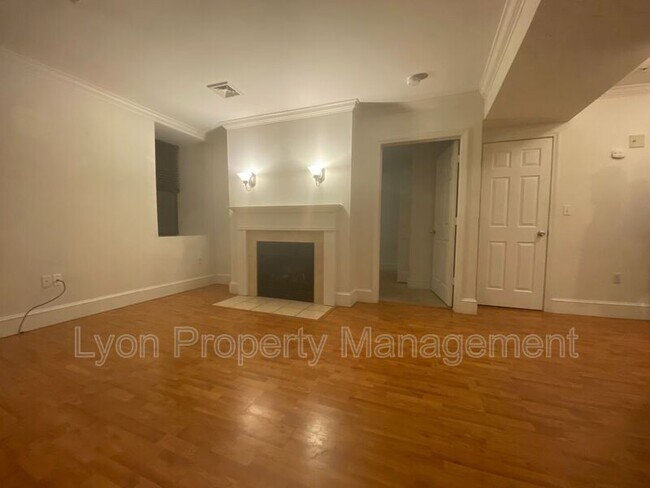 Building Photo - 426 Mt Hope St