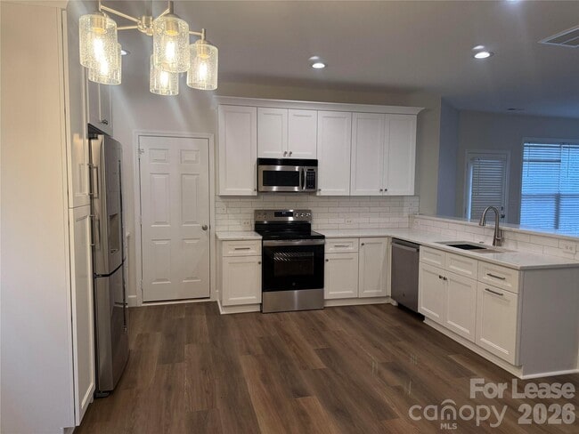 Building Photo - 9235 Island Overlook Ct