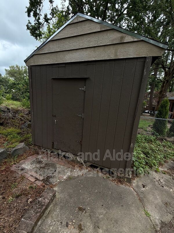 Building Photo - 1331 Westbrook Dr NW