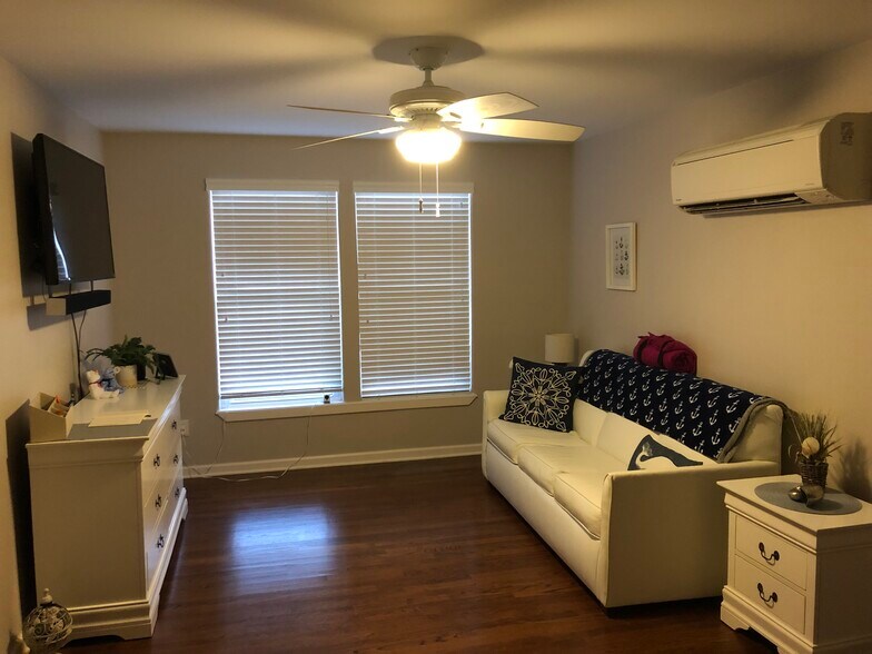Living Room - 1002 11th St
