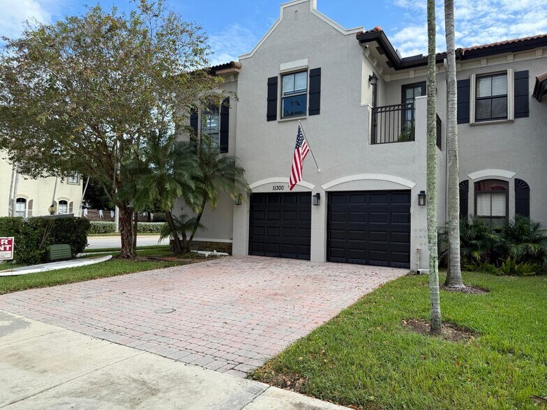 additional garage view - 11300 SW 236th Ln