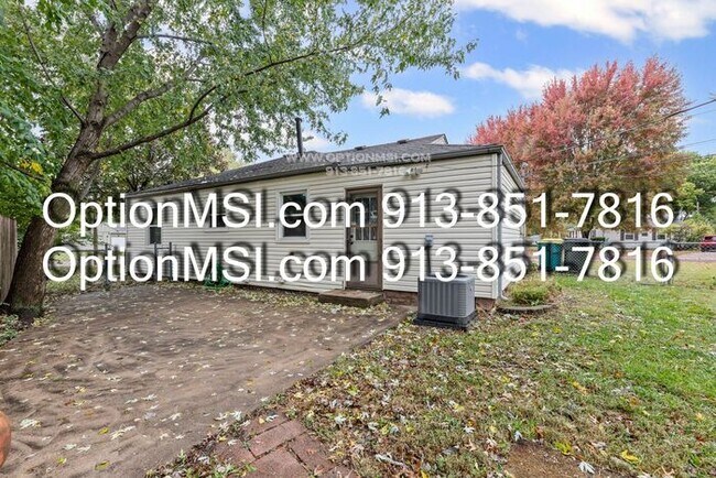 Building Photo - Near downtown Overland Park!