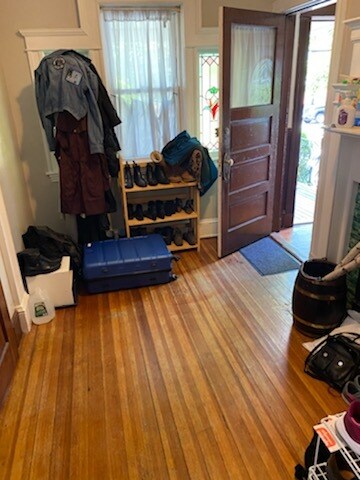 Building Photo - 183 College Ave