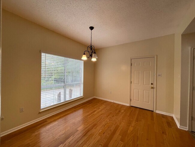 Building Photo - Beautiful 3BR Home in Summer Crossing