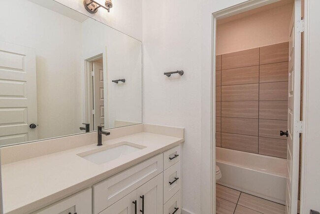 Building Photo - 16571 Oasis Glade Dr