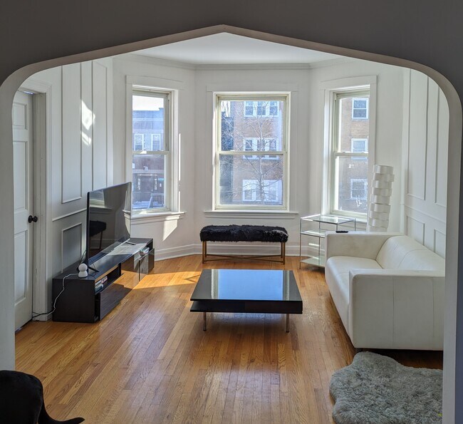 Building Photo - 2506 N Avers Ave