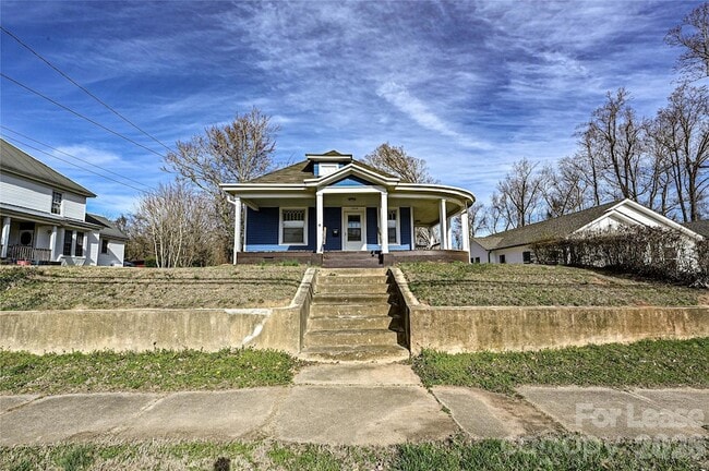 Building Photo - 1204 S Salisbury Ave