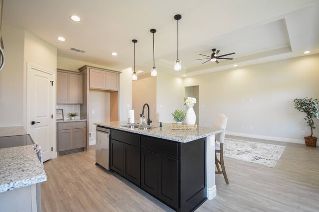 Building Photo - 516 Windy Way Dr