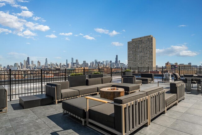 Building Photo - 1235 N Ashland Ave